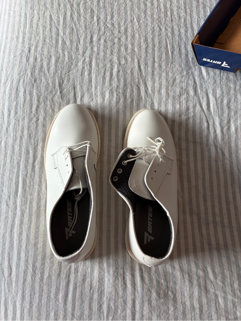 Women’s Bates Lites 7131 White Leather Oxford